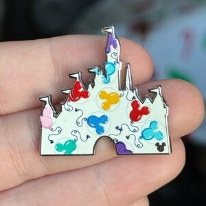 Disneyland 2025 Hidden Disney Colorful Balloons Castle Mystery Pin